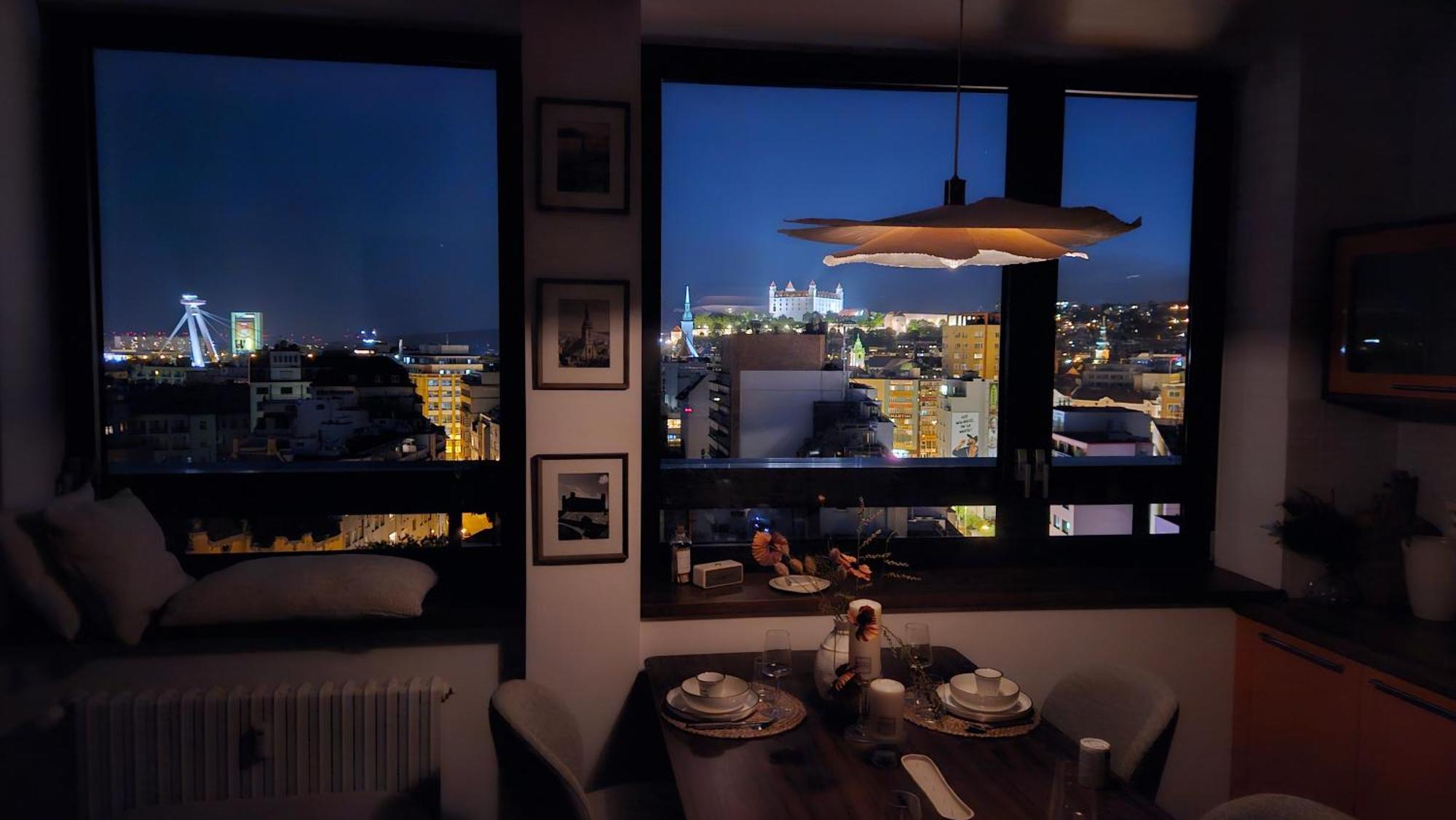ברטיסלאבה Panorama View Design Apt In Old Town - Free Parking מראה חיצוני תמונה